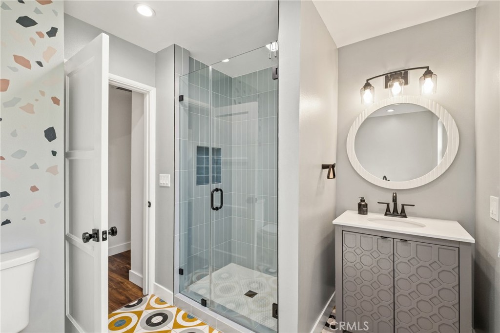 368 Vine Property Photo 5