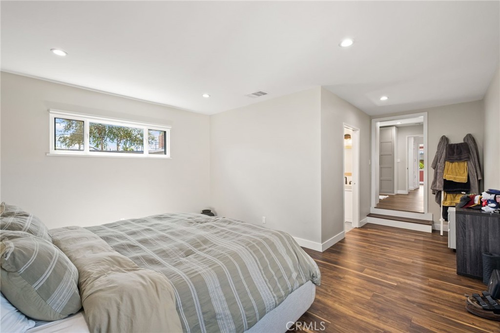 368 Vine Property Photo 9