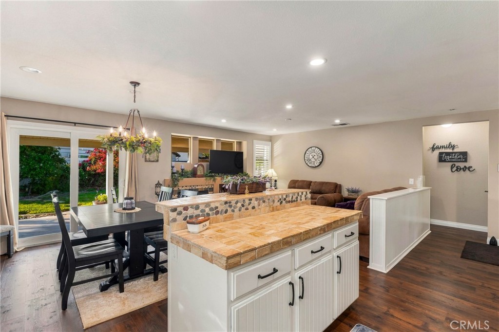 27605 Edgemont Drive Property Photo 11