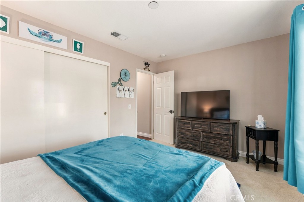 27605 Edgemont Drive Property Photo 20
