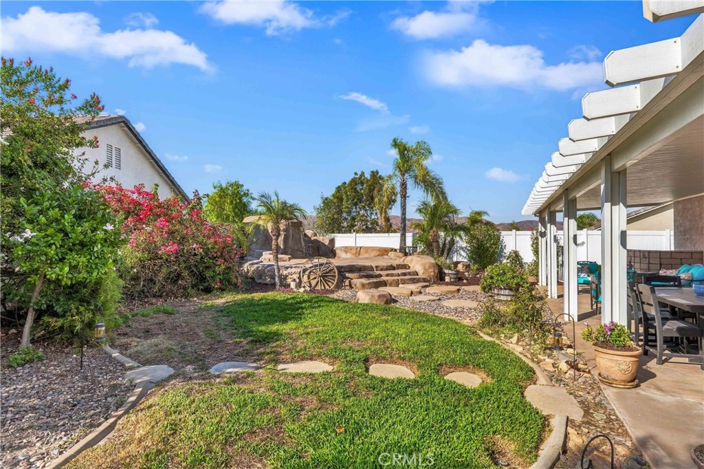 27605 Edgemont Drive Property Photo 33