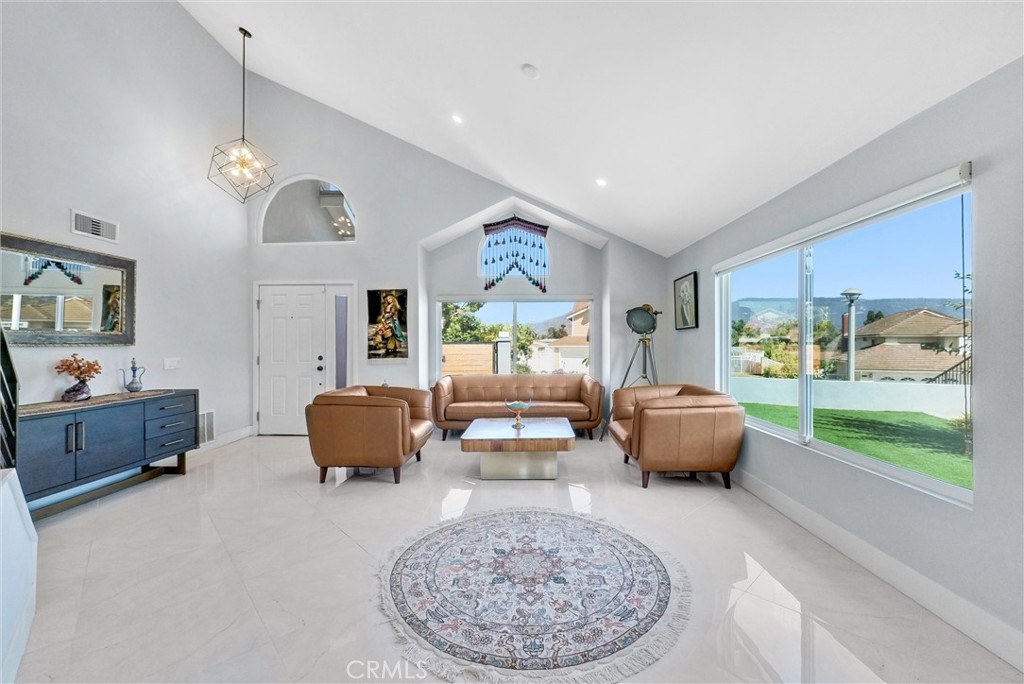 5545 Via Verano Property Photo 3