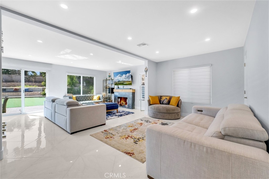 5545 Via Verano Property Photo 6