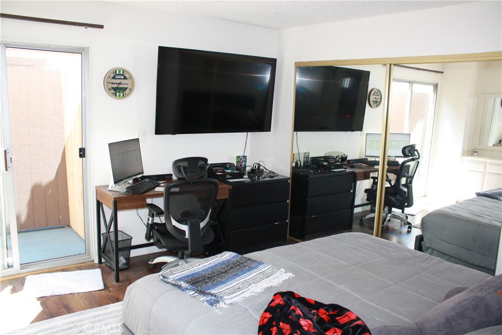 17101 4th A & B Property Photo 18
