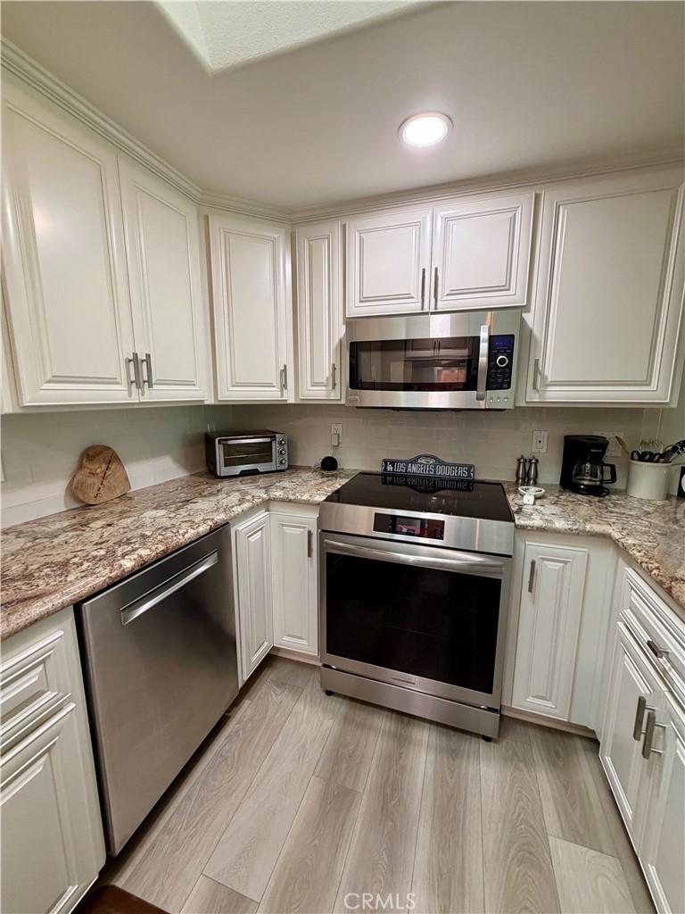 1760 Sunningdale Rd., M14-14a Property Photo 21