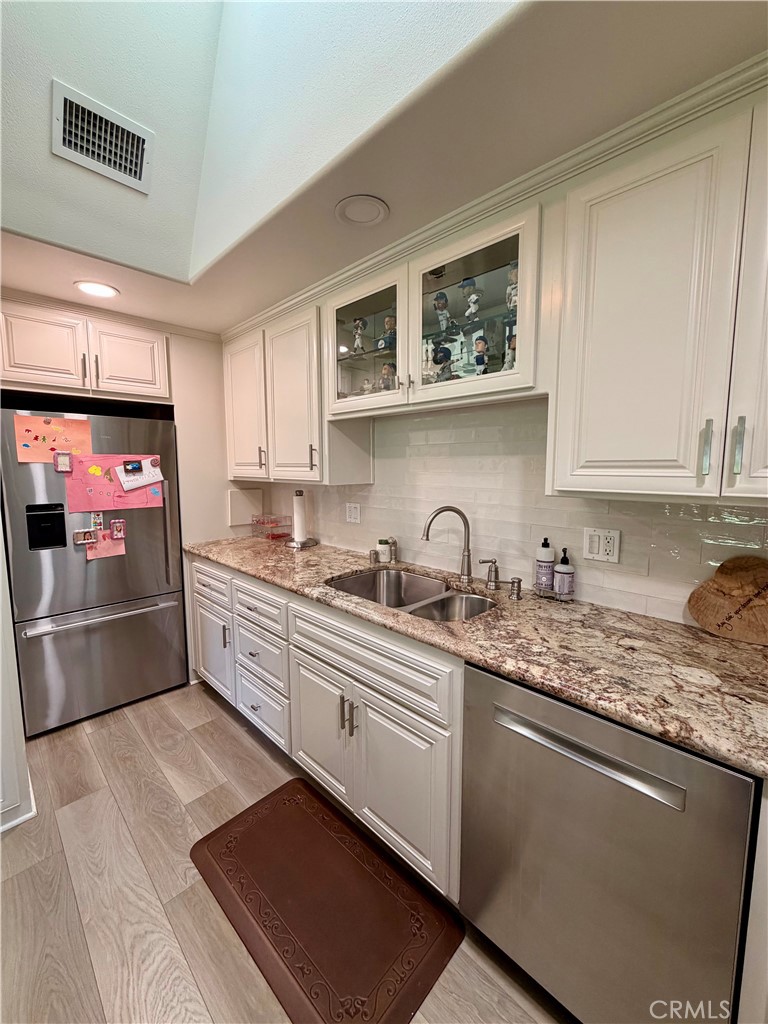 1760 Sunningdale Rd., M14-14a Property Photo 22