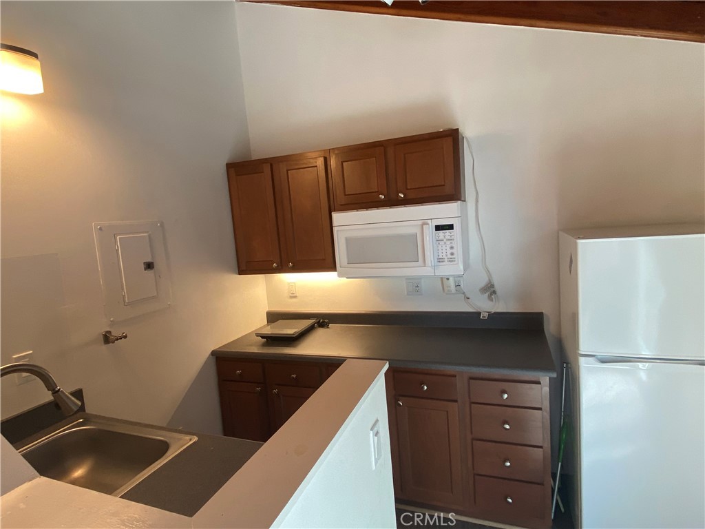 1362 Bexley Lane B Property Photo 8
