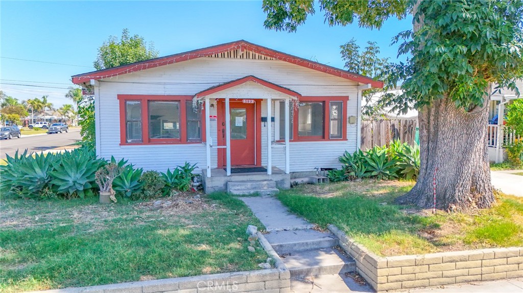 6122 Homewood Avenue Property Photo 1