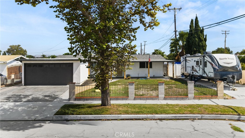 13718 Norbeck Property Photo 4