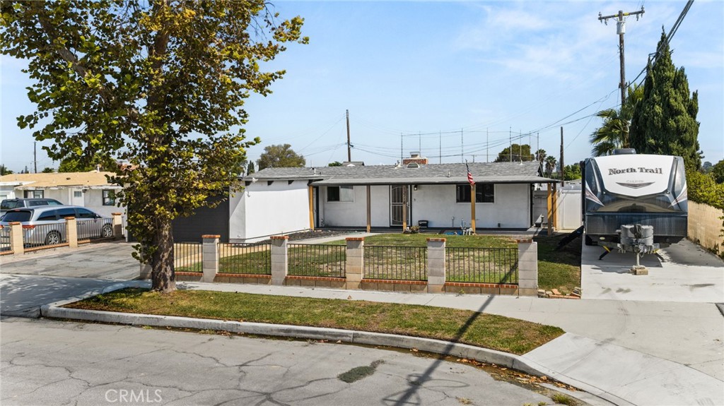 13718 Norbeck Property Photo 5