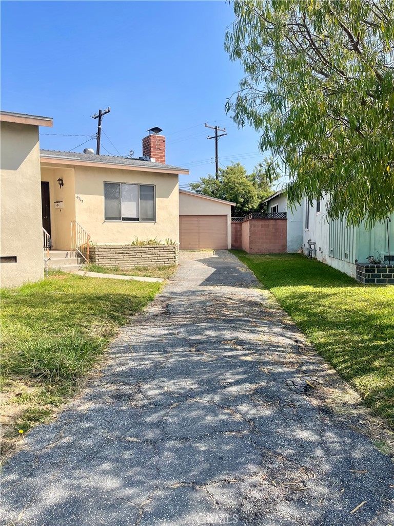 6133 Candor Property Photo 3