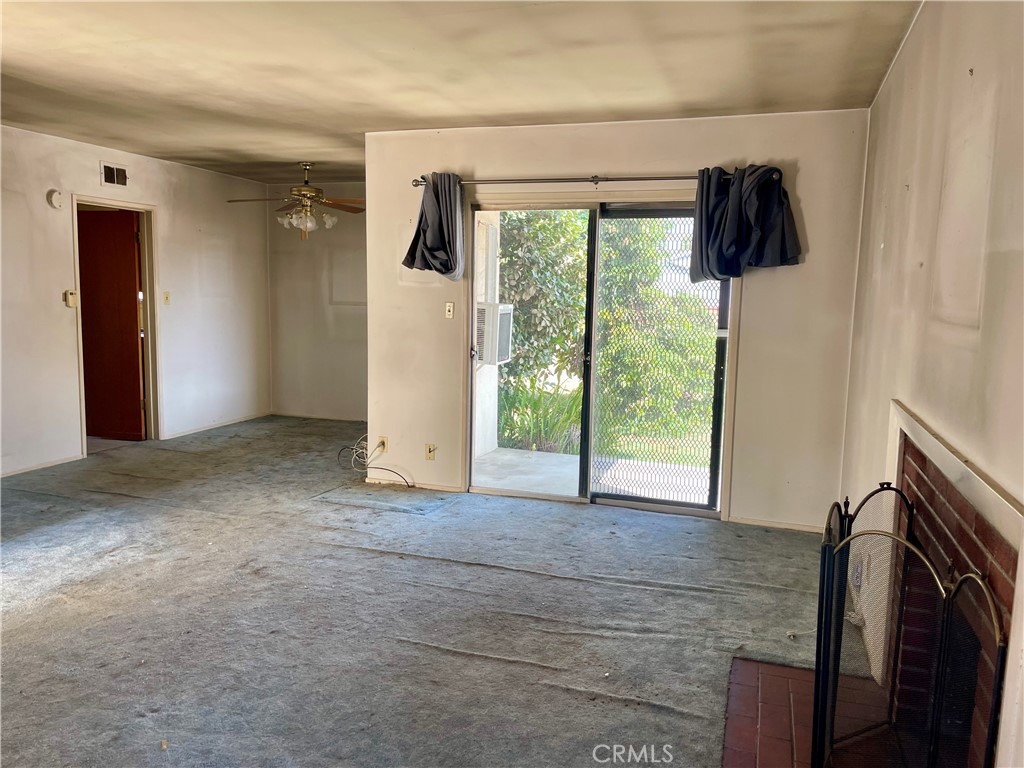 6133 Candor Property Photo 4