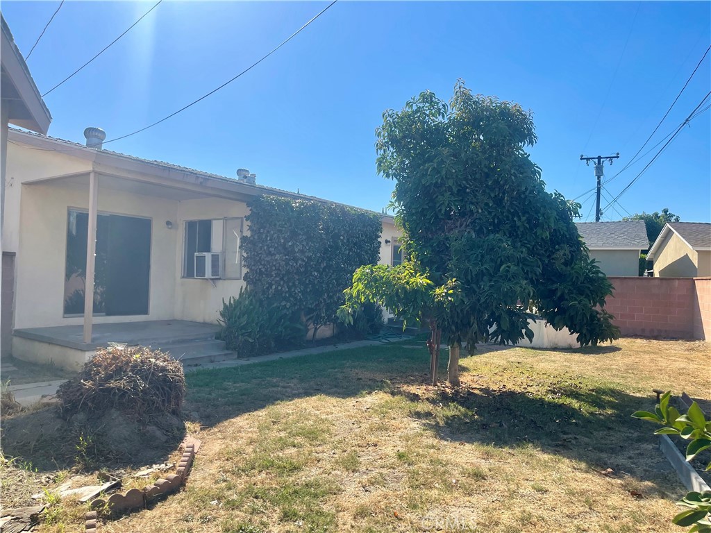 6133 Candor Property Photo 5