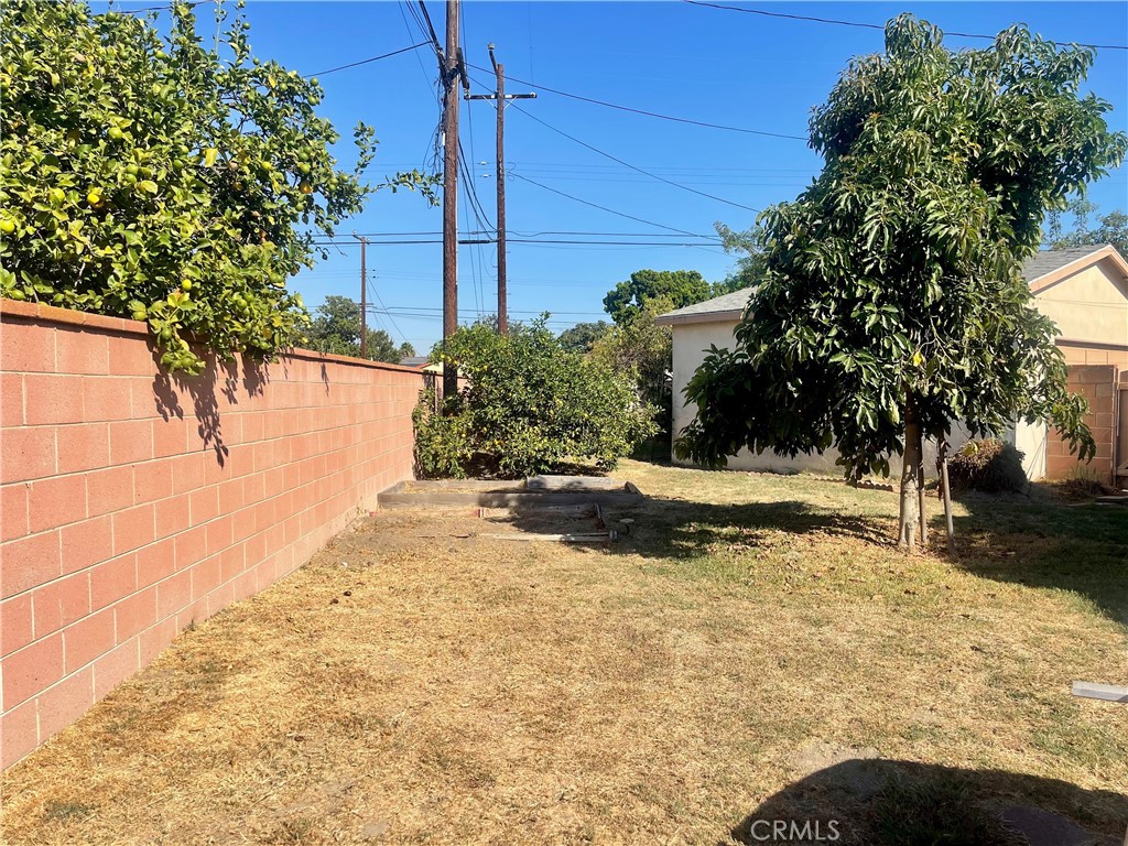 6133 Candor Property Photo 7