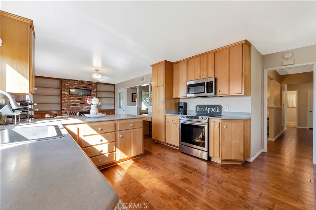 16207 Summershade Property Photo 3
