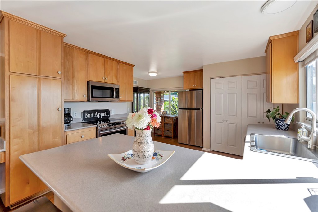 16207 Summershade Property Photo 5