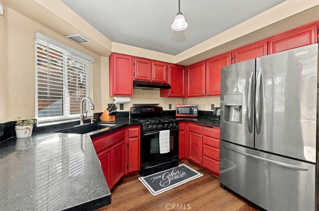 14244 Hillcrest Property Photo 7