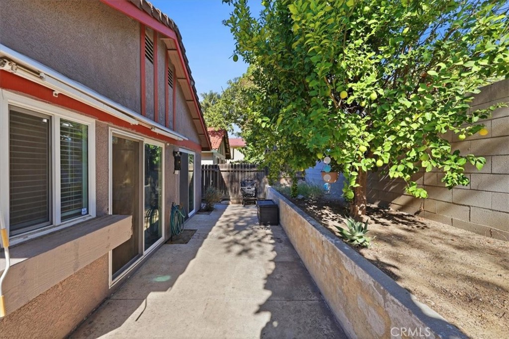 14244 Hillcrest Property Photo 17