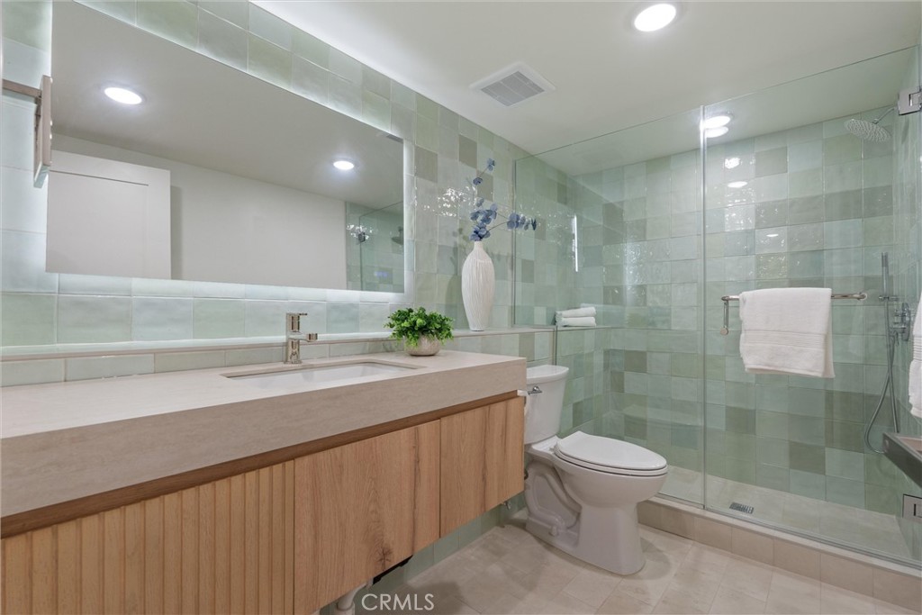 341 Douglas St Property Photo 27