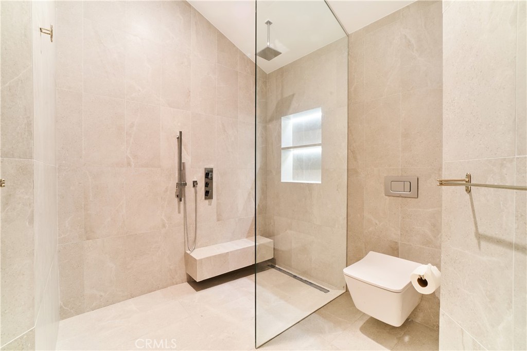 1119 Crestview Drive B Property Photo 10