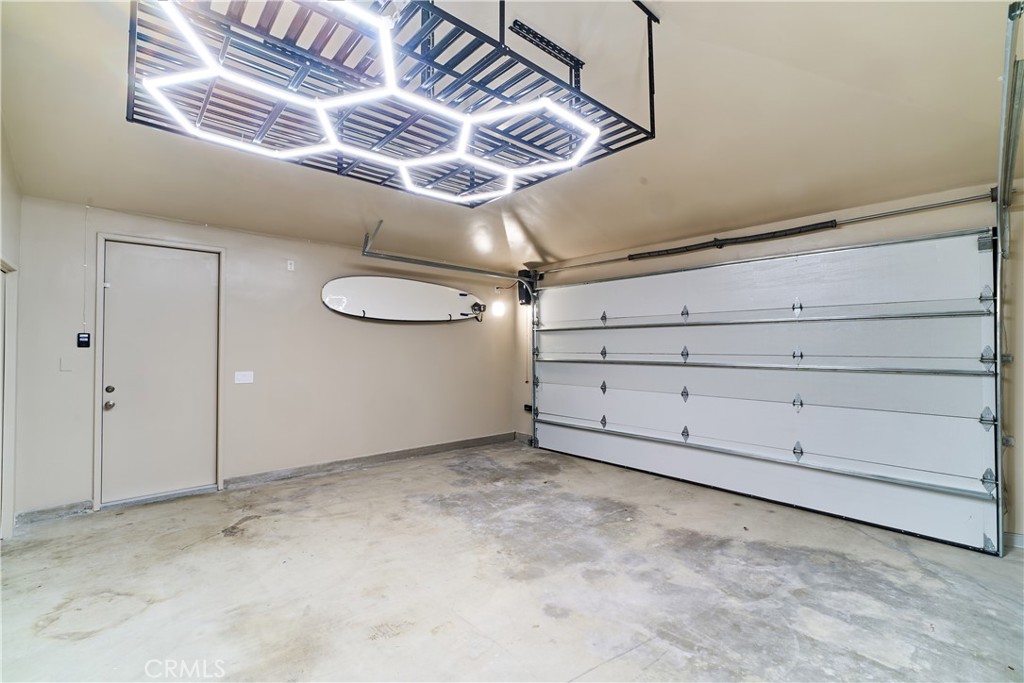 1119 Crestview Drive B Property Photo 23