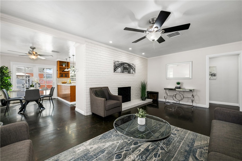 6032 Oliva Property Photo 4