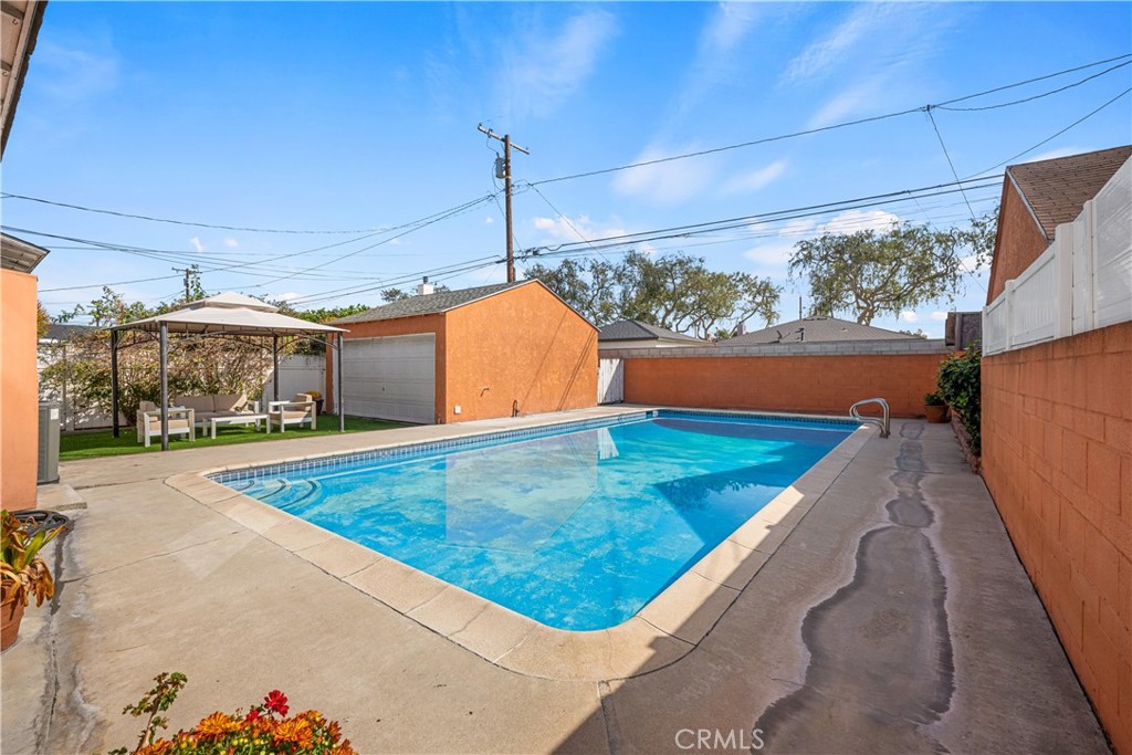 6032 Oliva Property Photo 22
