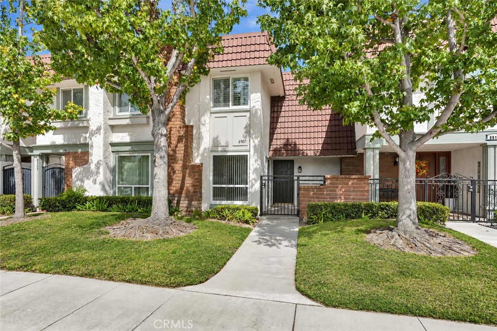 6907 Orangewood Property Photo 1