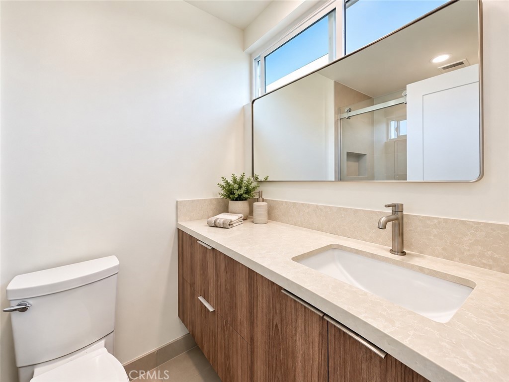 1540 S Beverly Drive 5 Property Photo 5