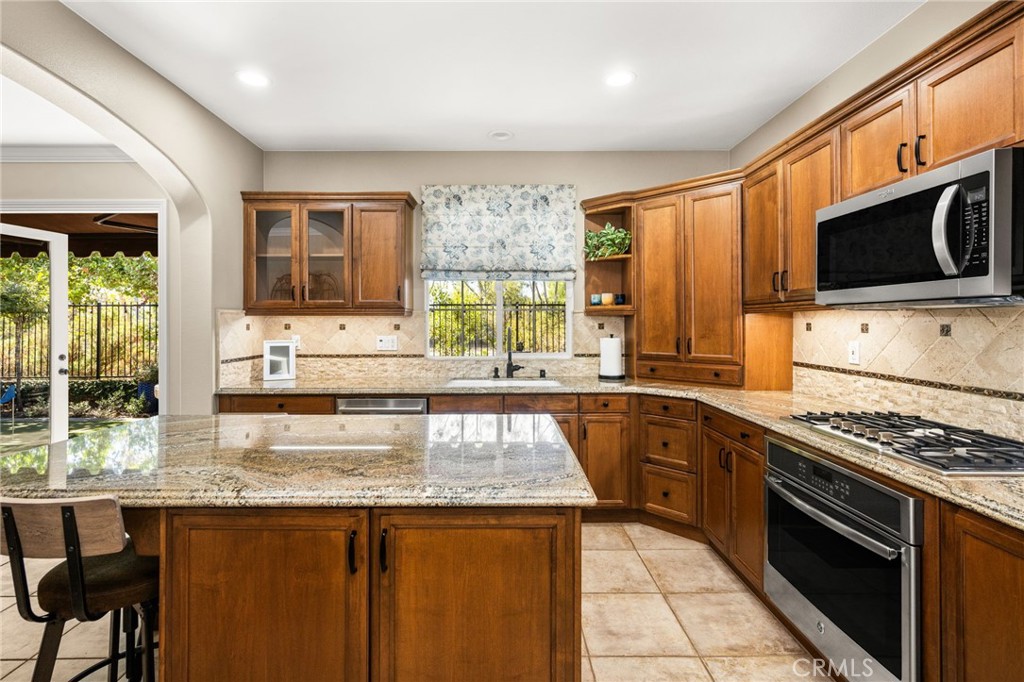 101 Talmadge Property Photo 13