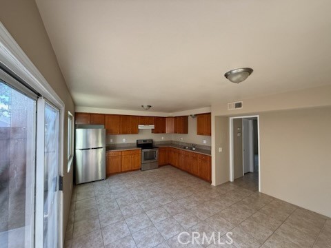 249 E Jackson Street B Property Photo 9