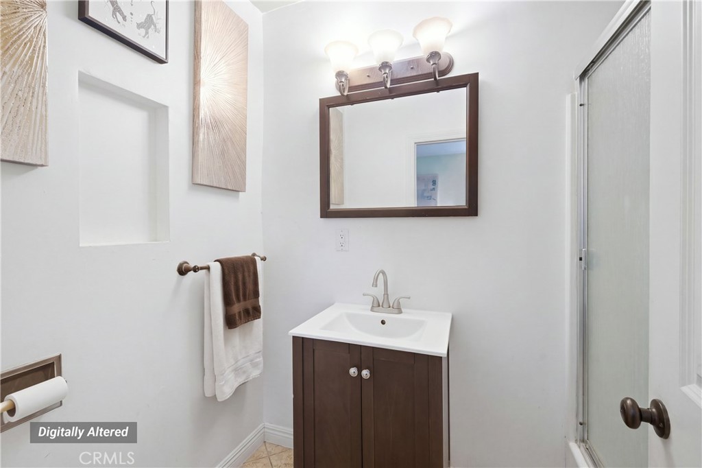 611 W 110th Property Photo 29