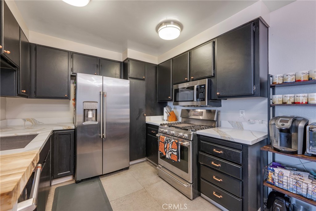 24140 S Western Avenue B Property Photo 8