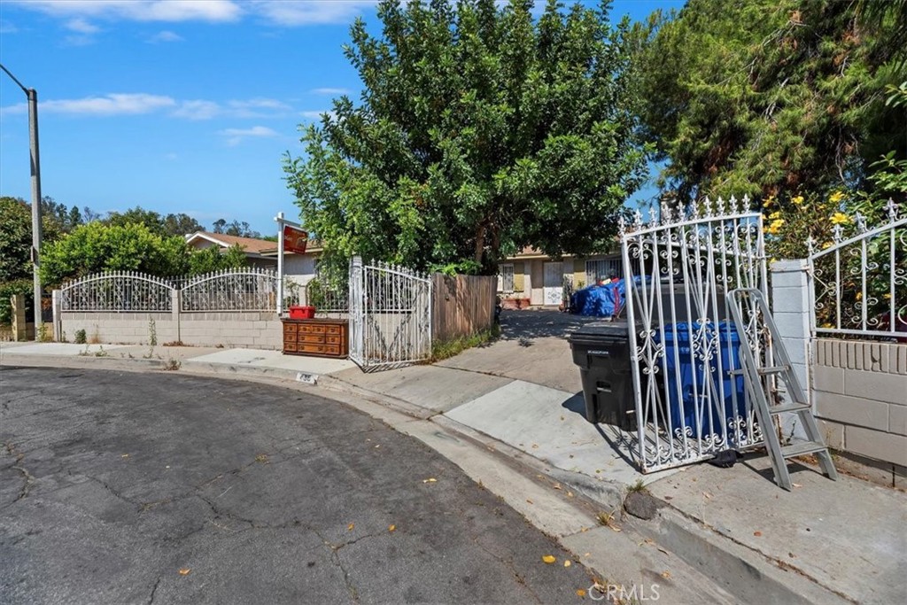 435 Leverett Property Photo 1