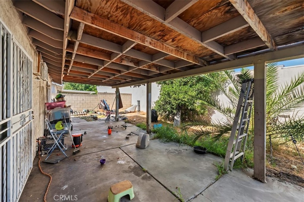 435 Leverett Property Photo 16