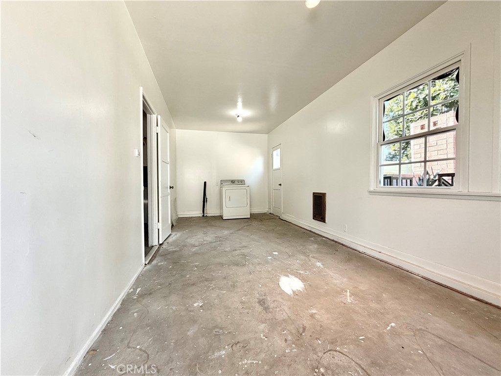 14021 Livingston Street Property Photo 23