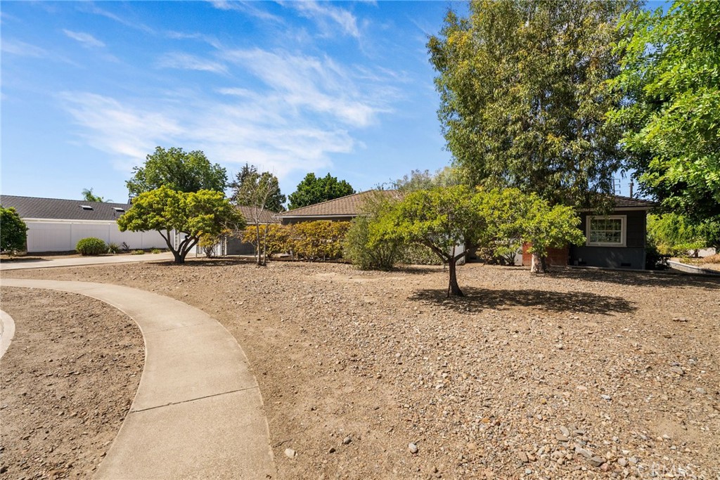 14021 Livingston Street Property Photo 39