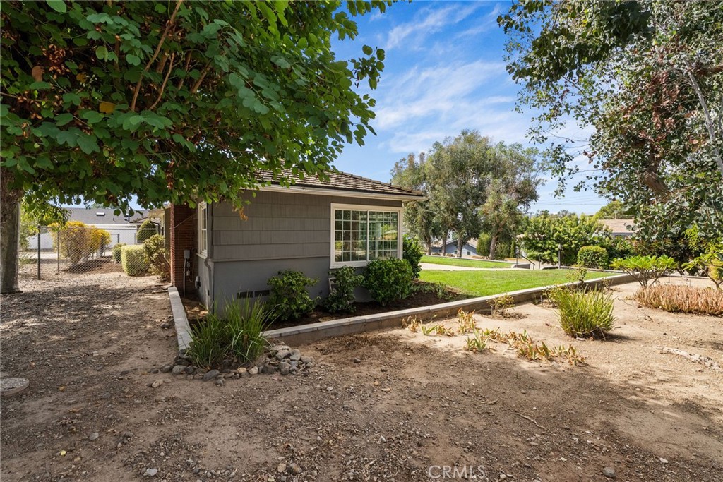 14021 Livingston Street Property Photo 40