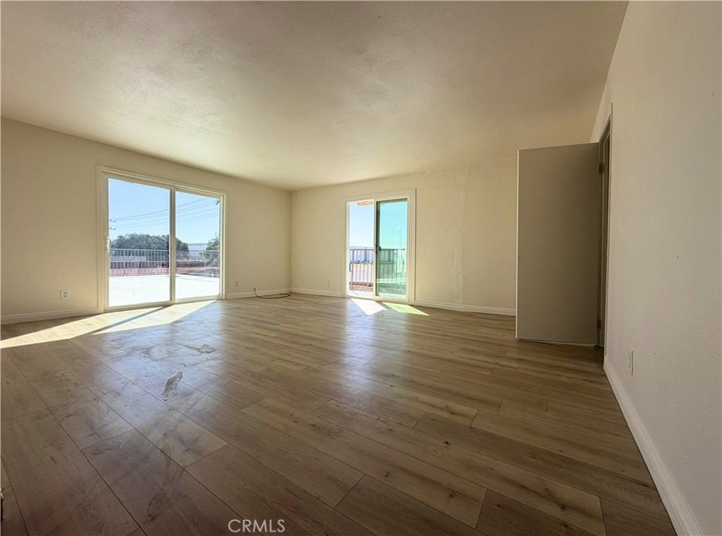 2493 W Acacia Avenue Property Photo 2