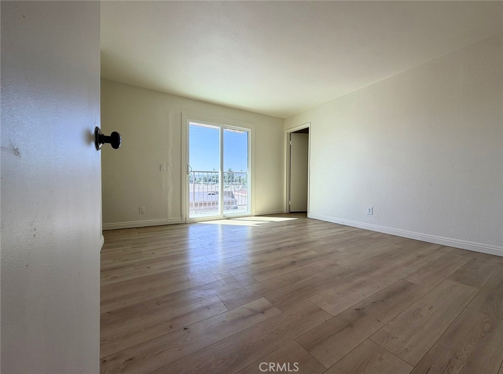 2493 W Acacia Avenue Property Photo 8