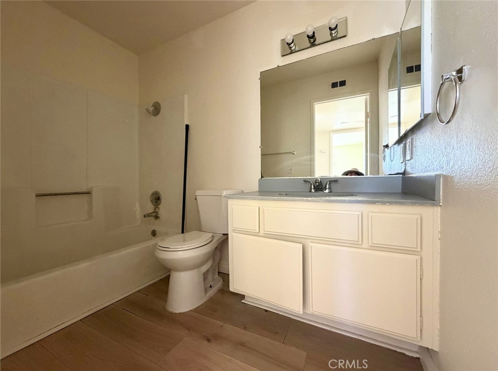 2493 W Acacia Avenue Property Photo 11