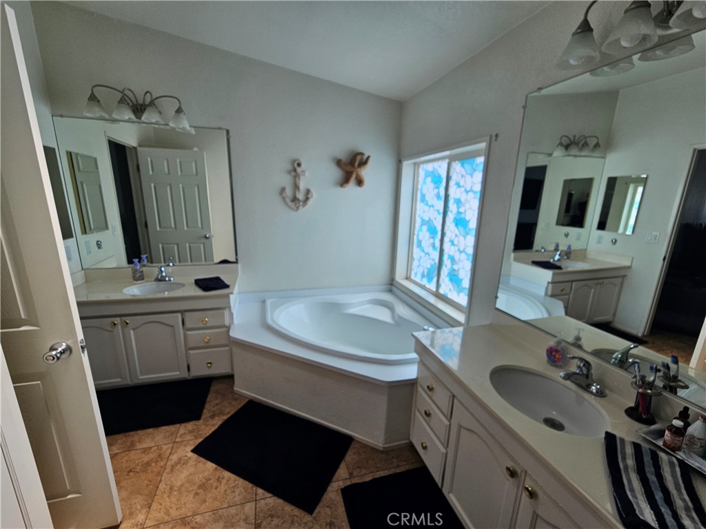 61 Malaga Property Photo 13