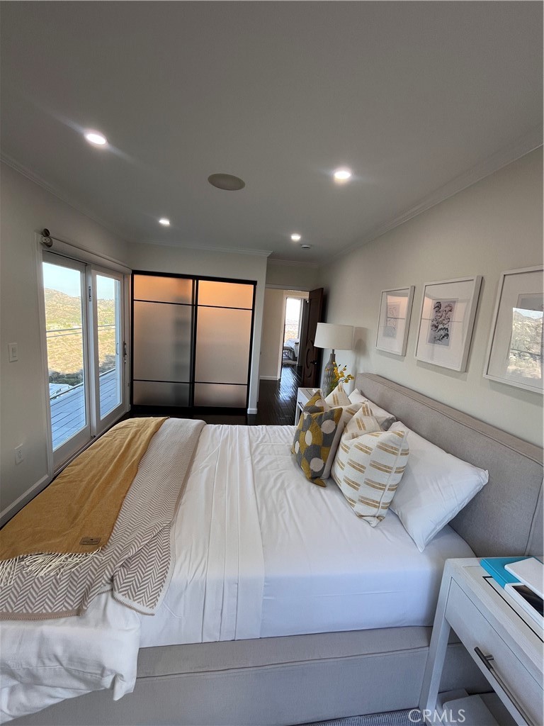 6960 Pacific View Drive Property Photo 19