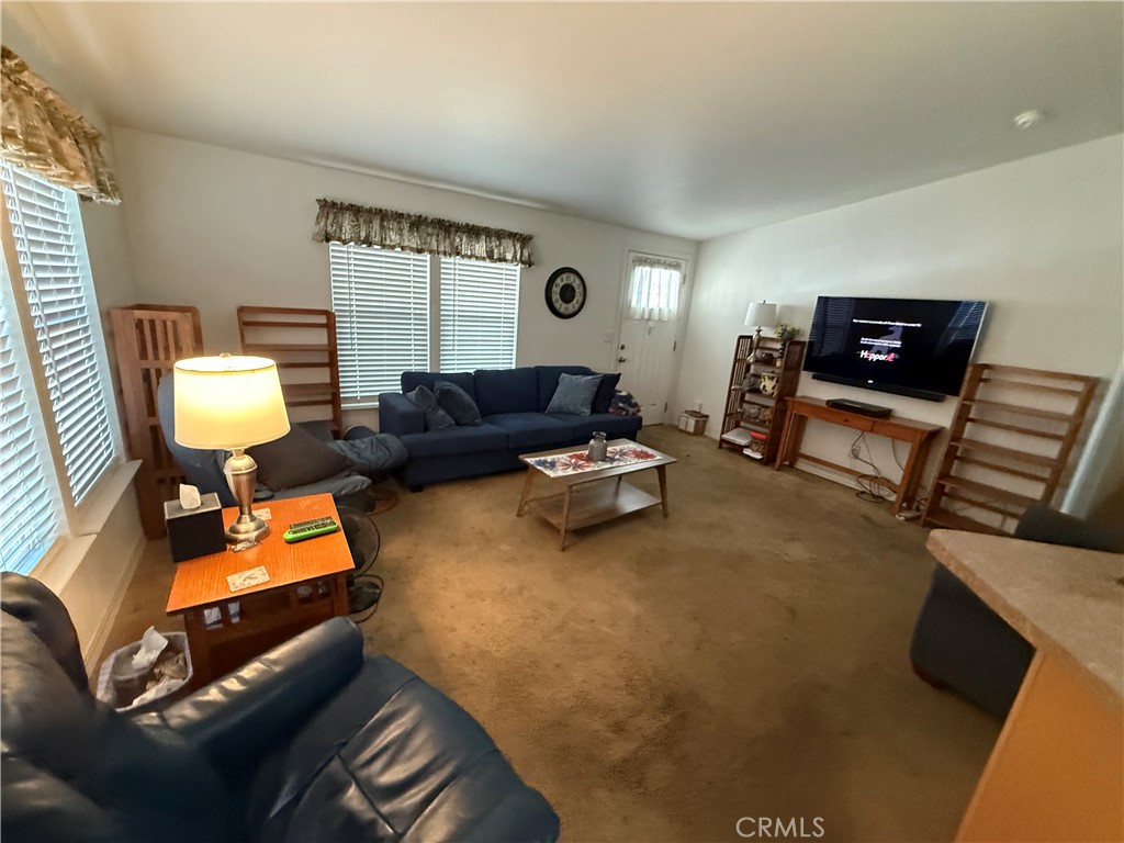 51 Maple Via Property Photo 5