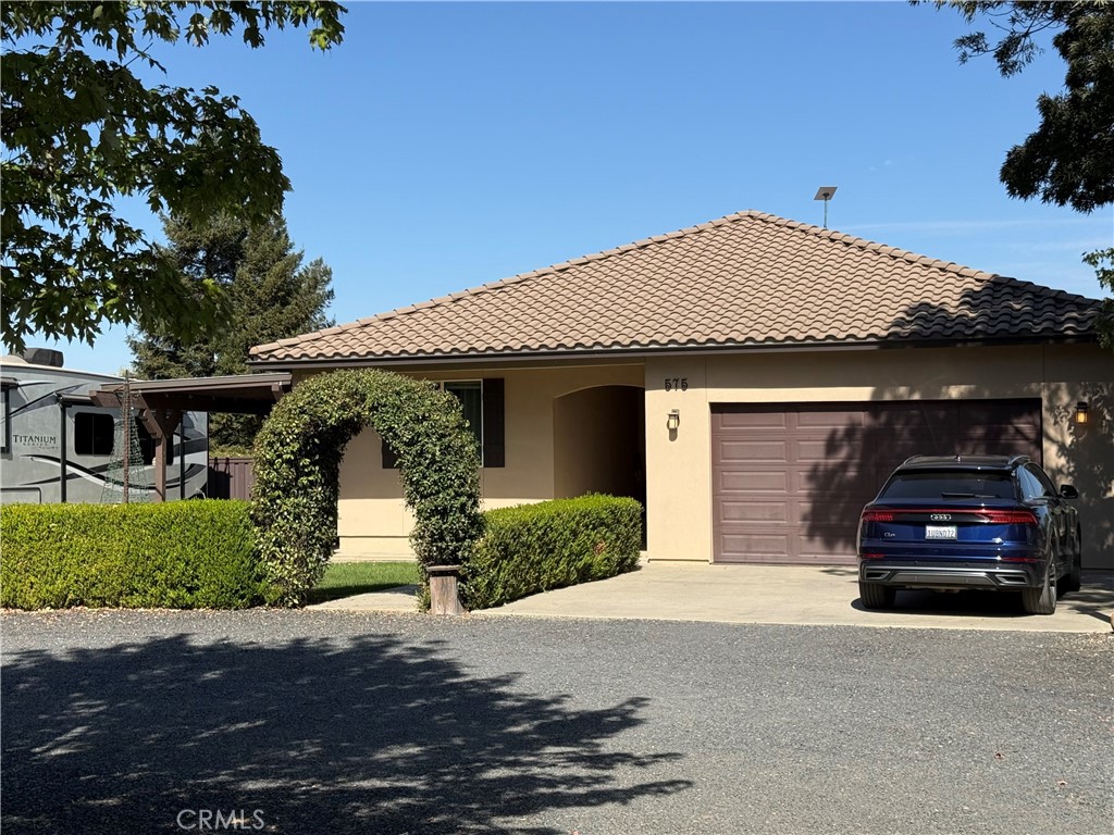 575 Biggs East Property Photo 2