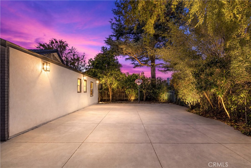 6759 N Golden West Property Photo 4