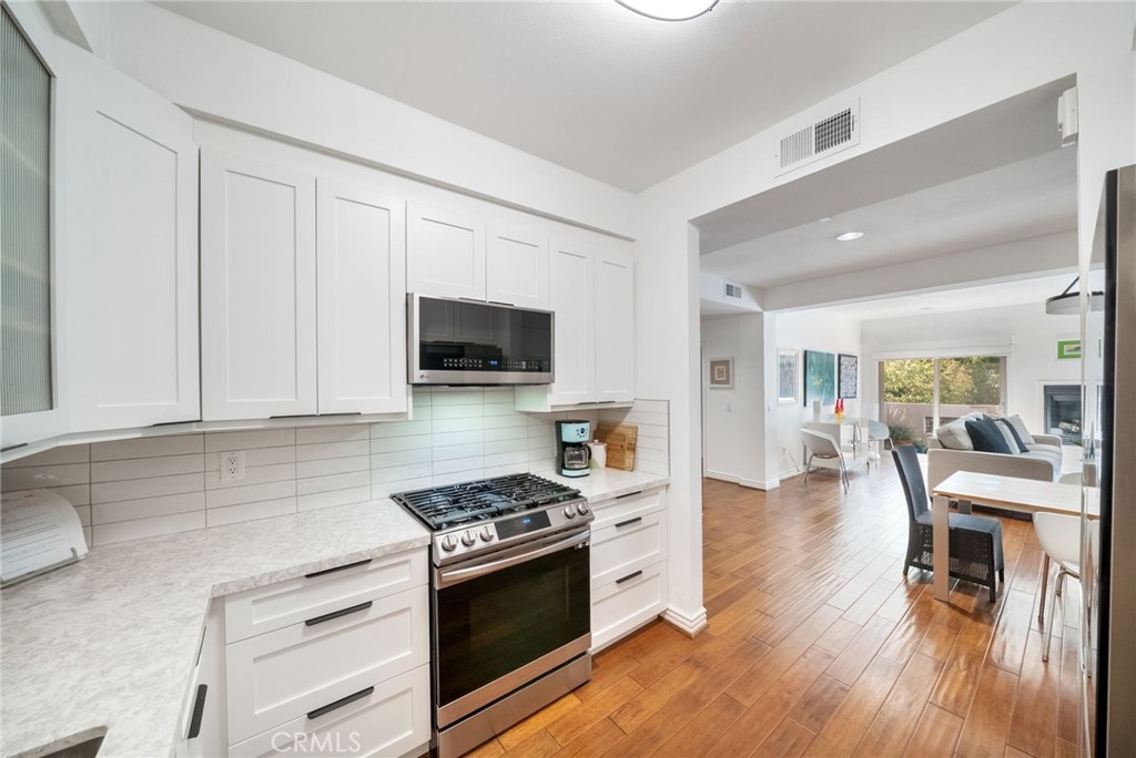 1410 N Curson Avenue 202 Property Photo 9