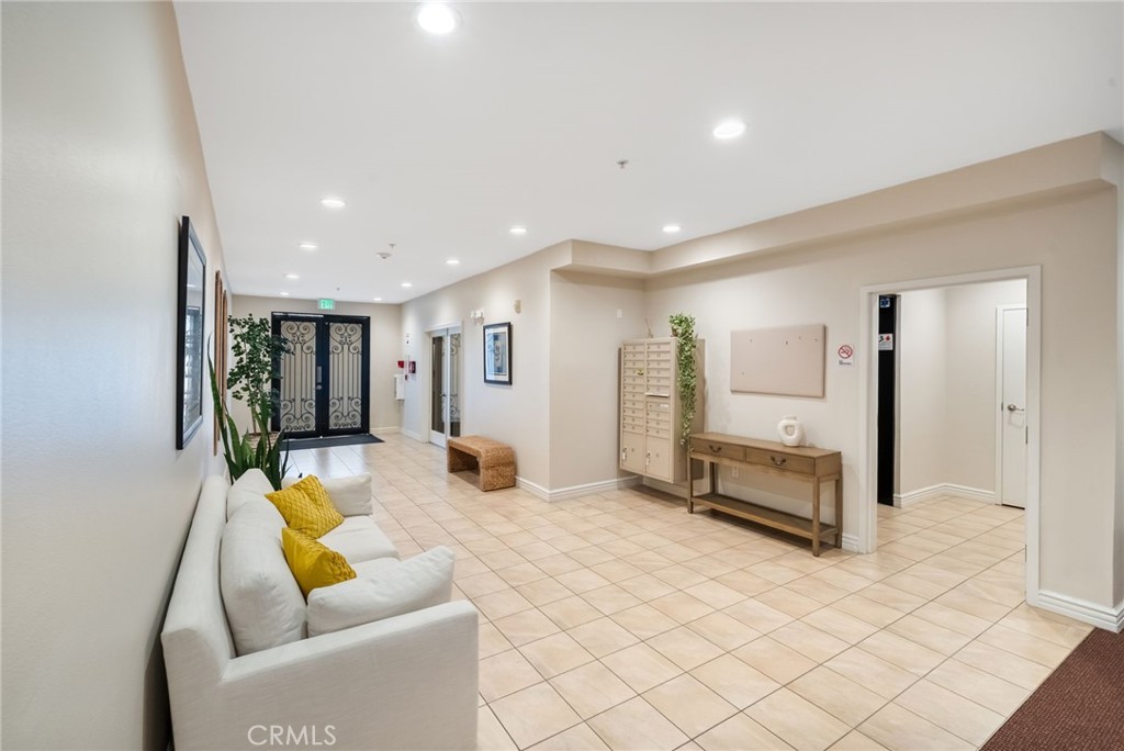 1410 N Curson Avenue 202 Property Photo 22