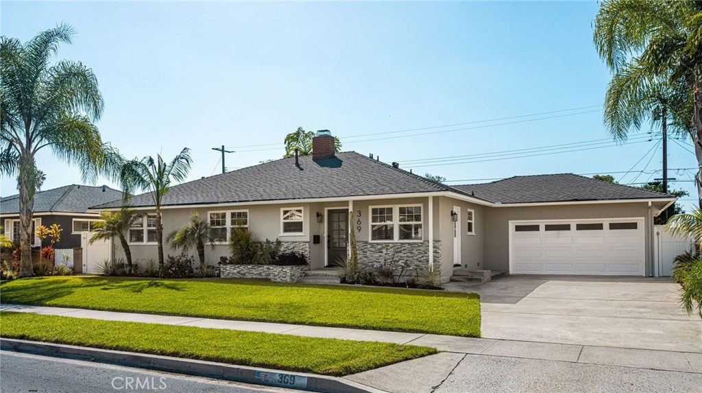369 S Poinsettia Property Photo 2