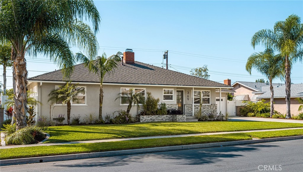 369 S Poinsettia Property Photo 3